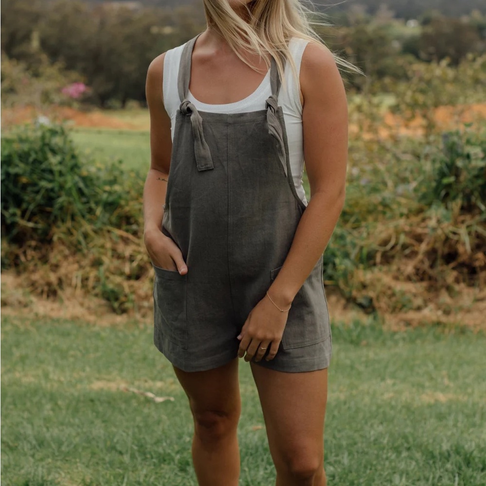 NEUFLORA Mendocino Shortalls Large NWT
